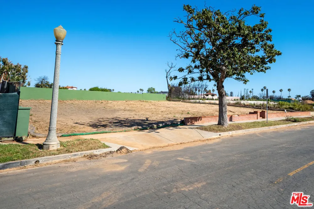 746 Alma Real Drive Pacific Palisades, CA 90272