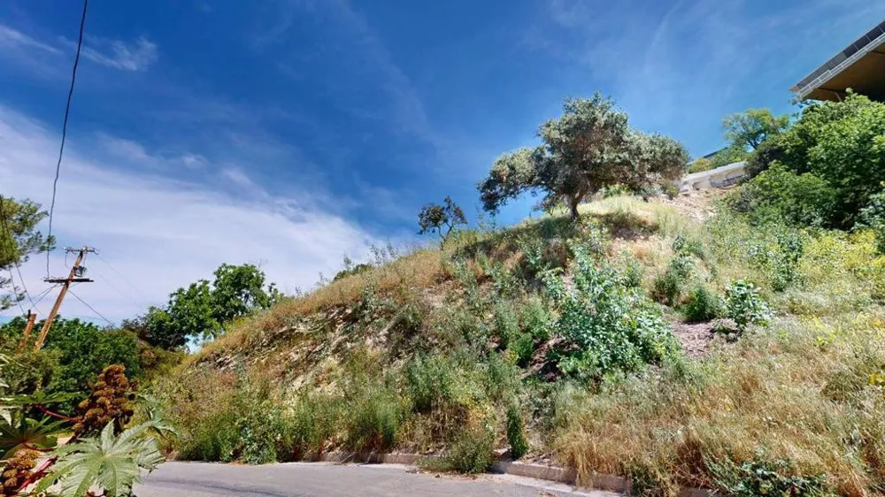 3800 Knobhill Drive Sherman Oaks, CA 91423
