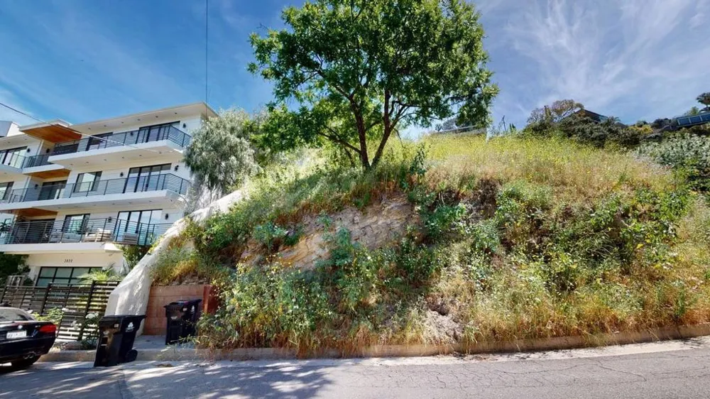 3800 Knobhill Drive Sherman Oaks, CA 91423