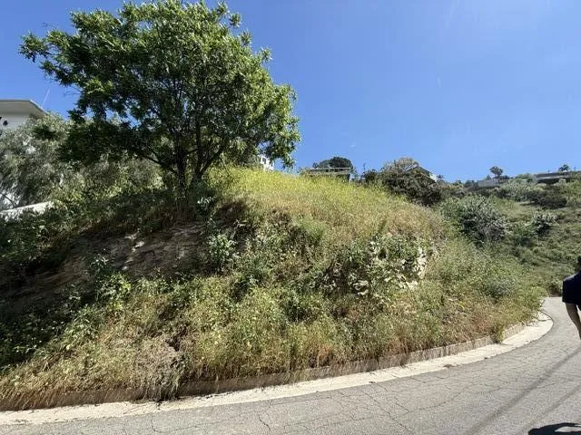 3800 Knobhill Drive Sherman Oaks, CA 91423