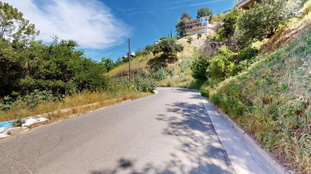 3810 Knobhill Drive Sherman Oaks, CA 91423