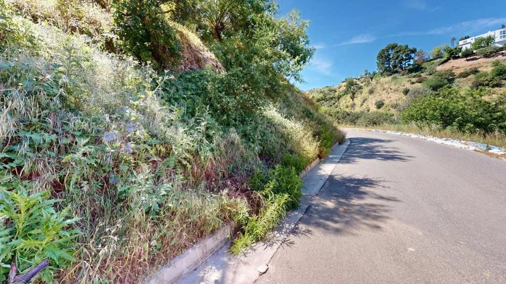 3810 Knobhill Drive Sherman Oaks, CA 91423
