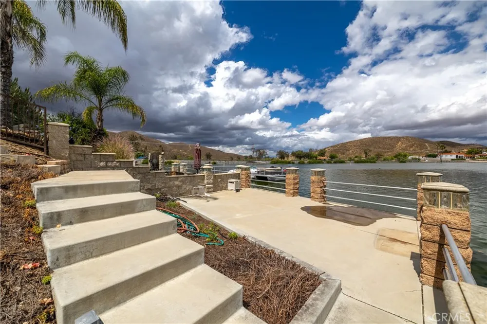 29096 Old Wrangler Road Canyon Lake, CA 92587