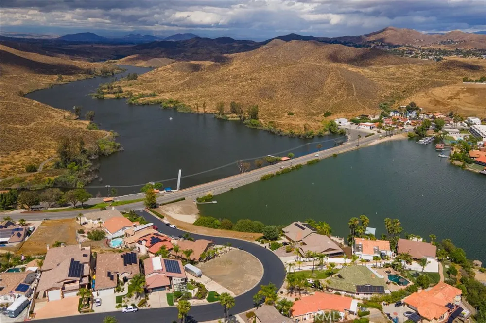29096 Old Wrangler Road Canyon Lake, CA 92587