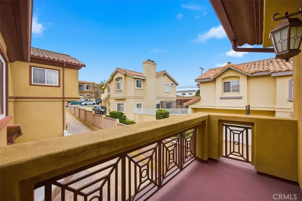 1805 Speyer Lane #B Redondo Beach, CA 90278