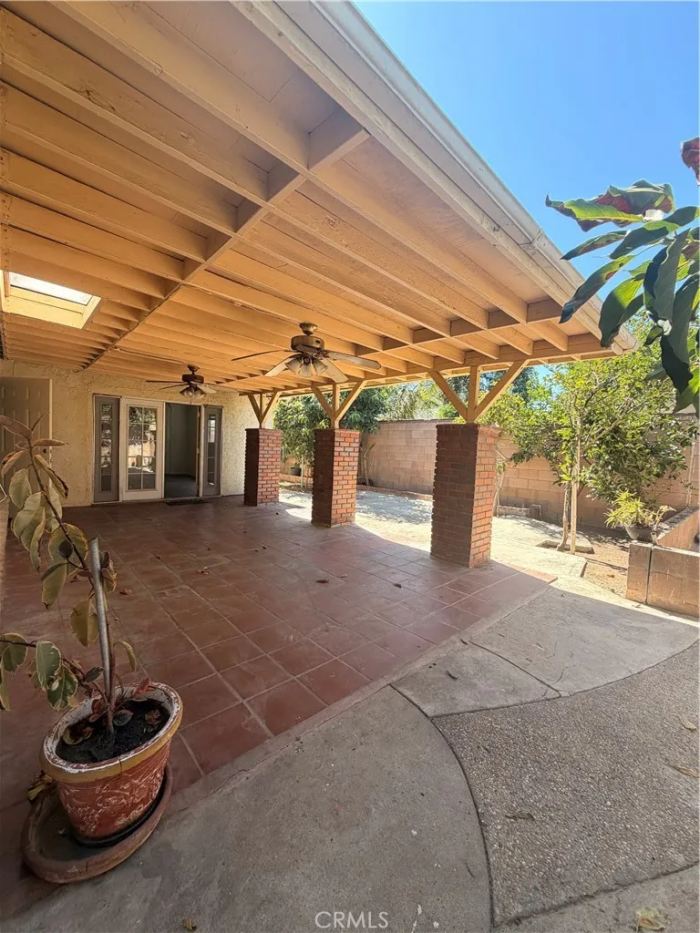 1011 Shadow San Fernando, CA 91340