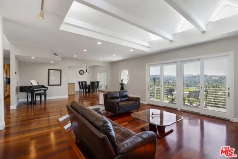 5045 Calatrana Drive