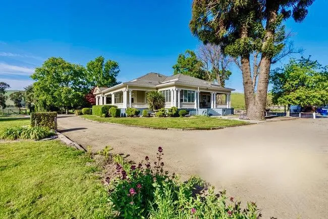 610 San Felipe Road Gilroy, CA 95020