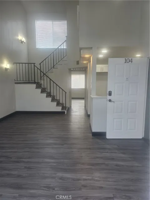 11150 Glenoaks #104
