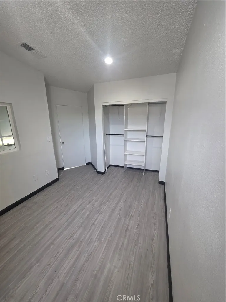 11150 Glenoaks #104 Pacoima, CA 91331