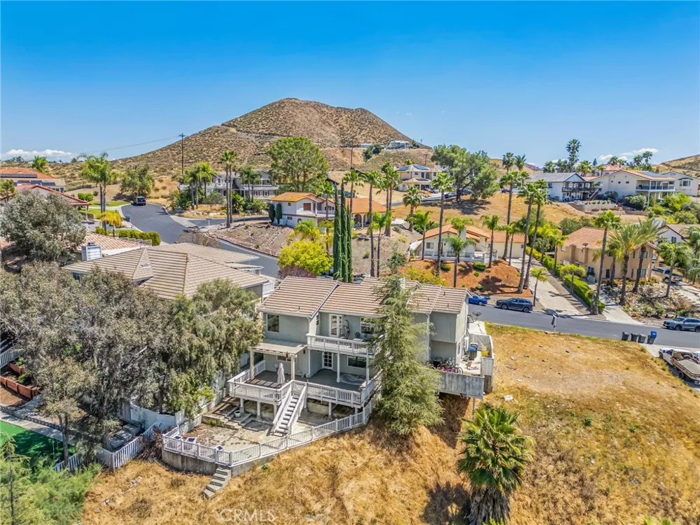 22920 Green Pine Canyon Lake, CA 92587
