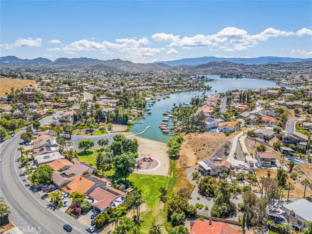 22920 Green Pine Canyon Lake, CA 92587
