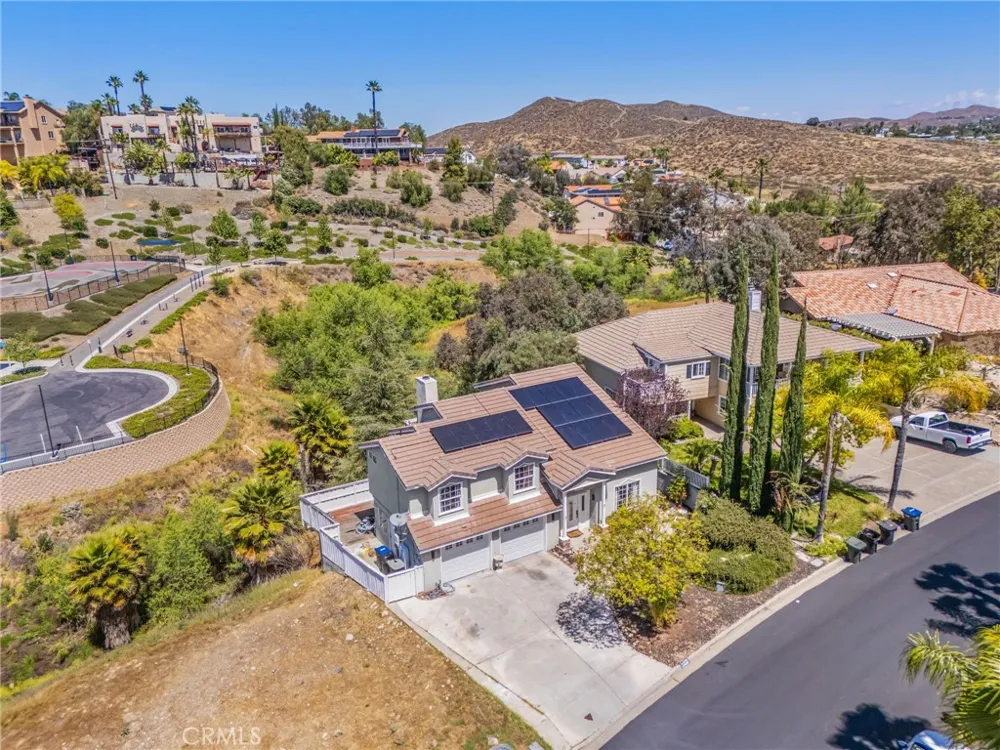 22920 Green Pine Canyon Lake, CA 92587