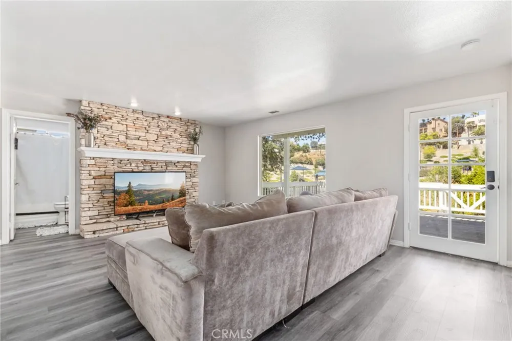 22920 Green Pine Canyon Lake, CA 92587