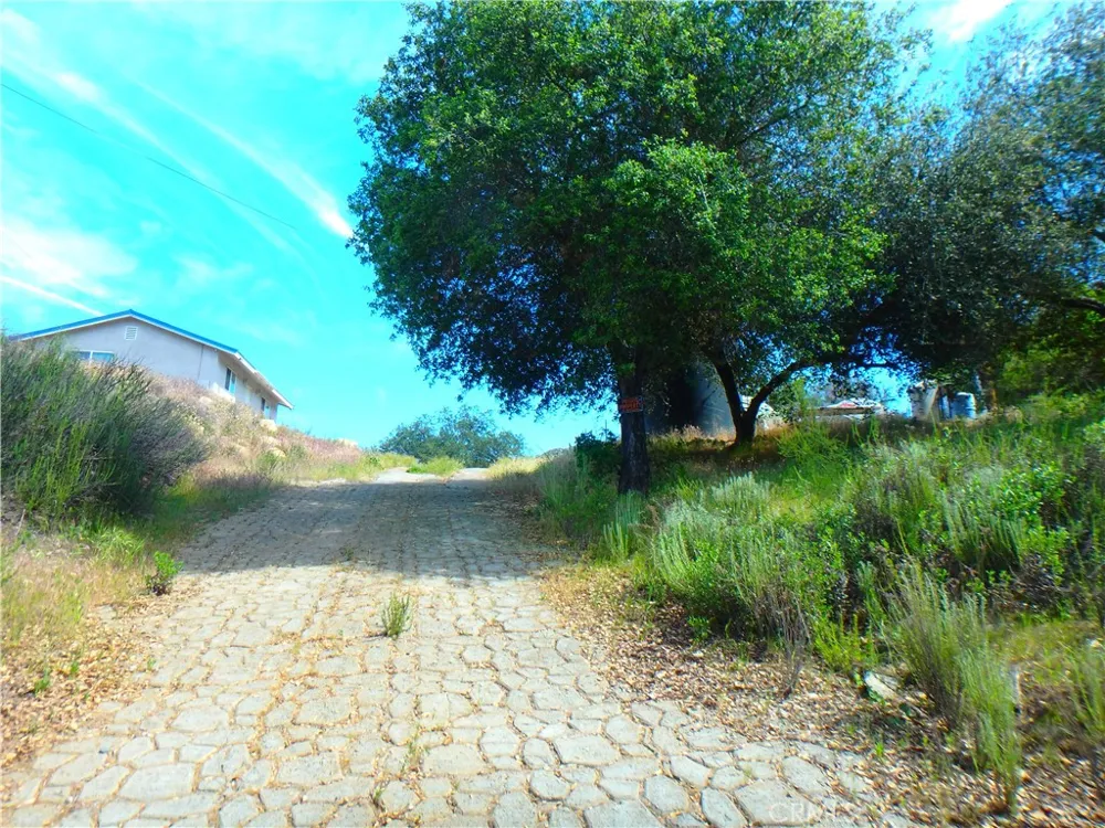 16778 Lawson Valley Rd. Jamul, CA 91935