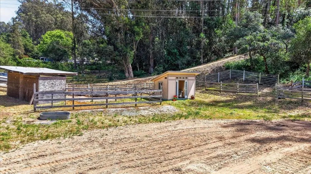 575 Snyder Avenue Aromas, CA 95004