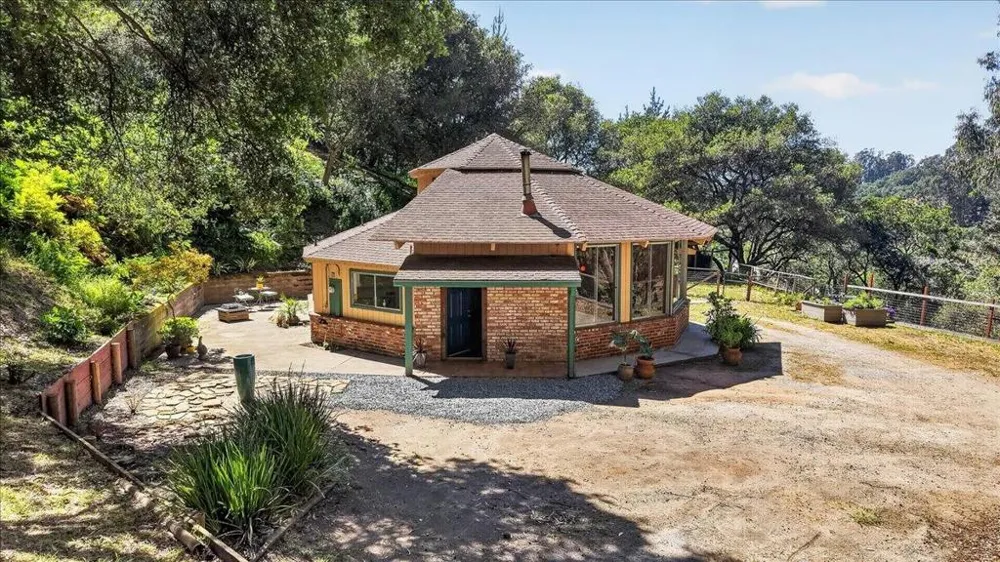 575 Snyder Avenue Aromas, CA 95004