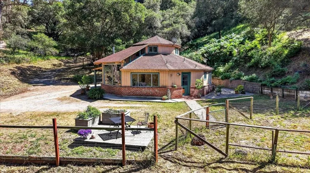575 Snyder Avenue Aromas, CA 95004