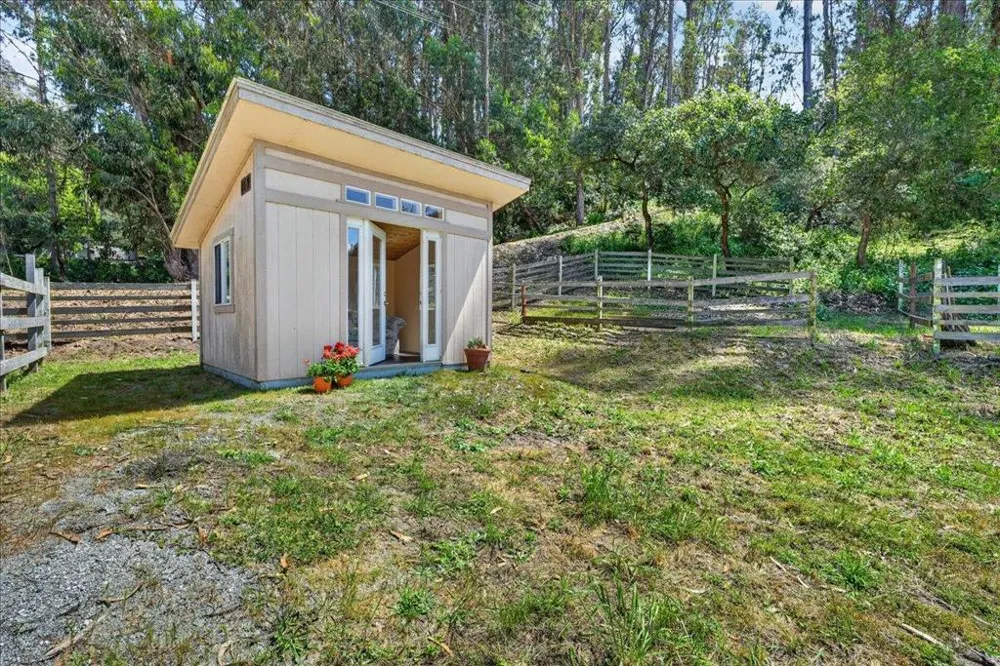 575 Snyder Avenue Aromas, CA 95004