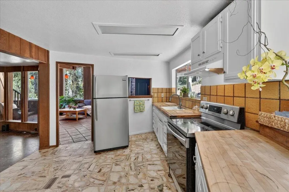 575 Snyder Avenue Aromas, CA 95004