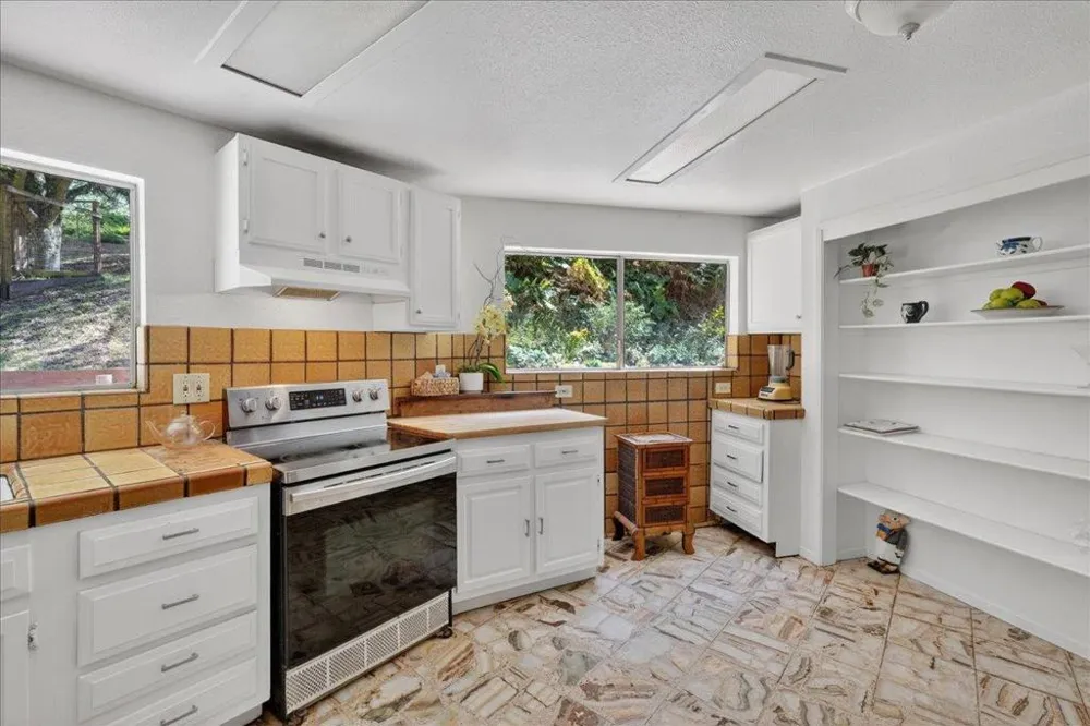 575 Snyder Avenue Aromas, CA 95004
