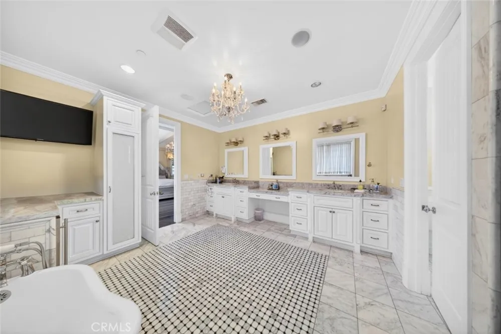 4533 Farmdale Avenue North Hollywood, CA 91602