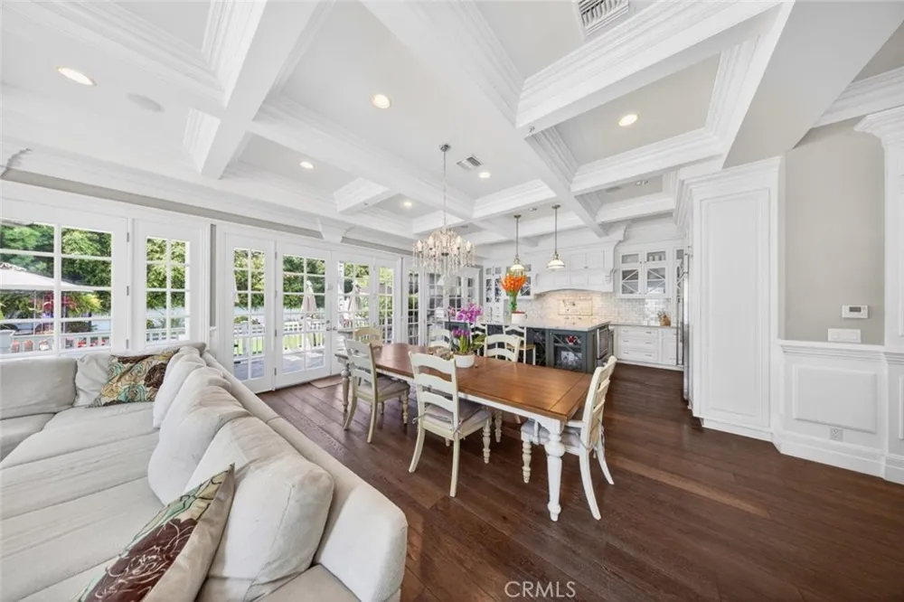 4533 Farmdale Avenue North Hollywood, CA 91602