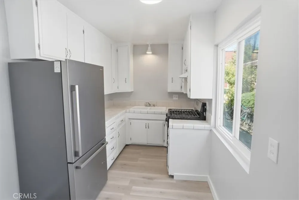 24047 Arch Newhall, CA 91321