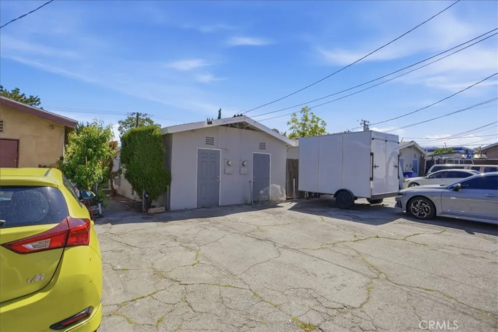 24047 Arch Newhall, CA 91321