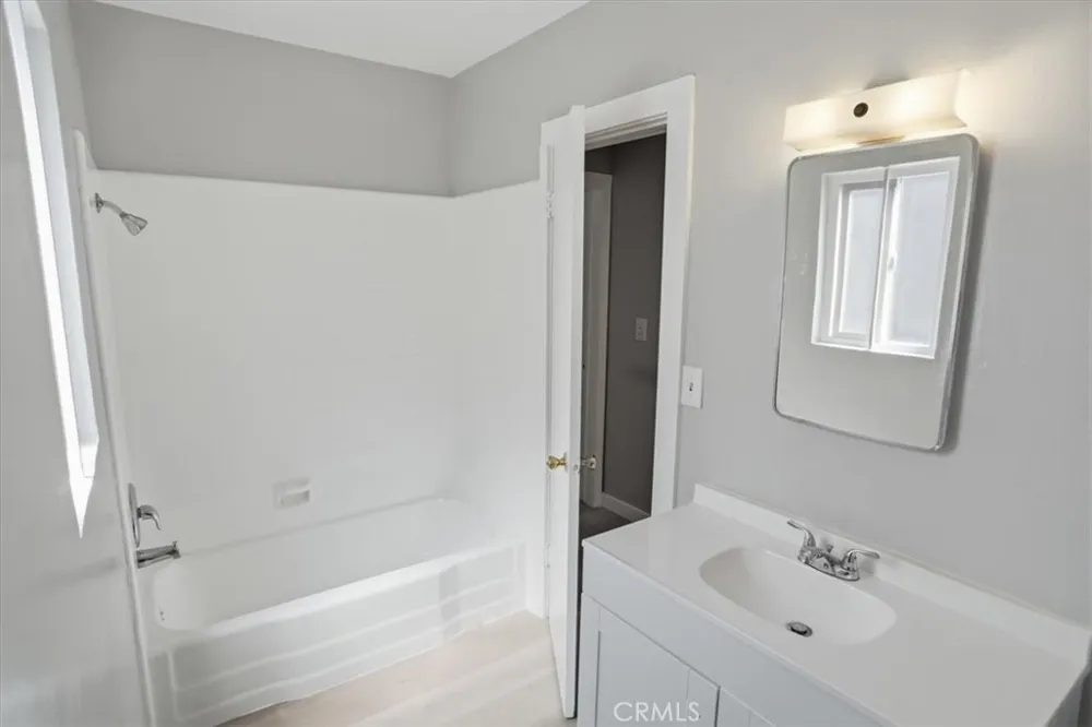 24047 Arch Newhall, CA 91321