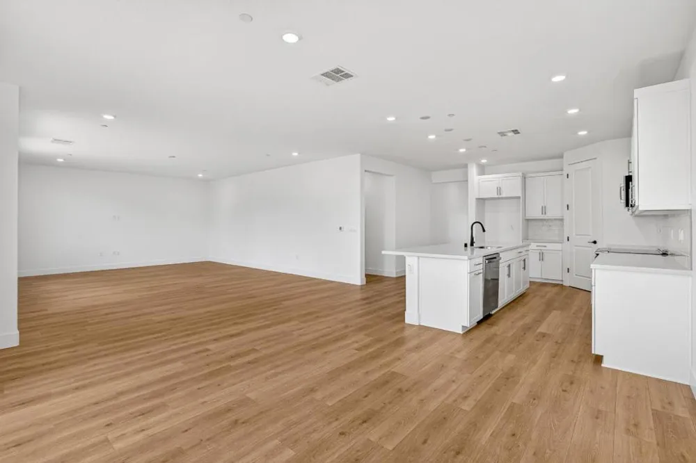 190 Golden Gate Lane Vacaville, CA 95687