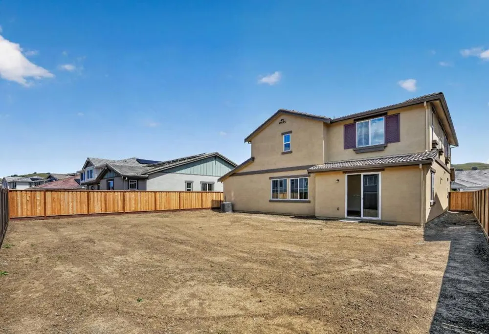 190 Golden Gate Lane Vacaville, CA 95687