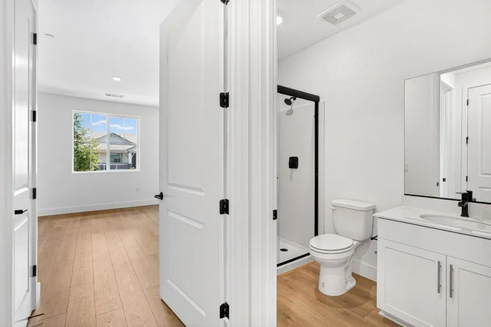 190 Golden Gate Lane Vacaville, CA 95687
