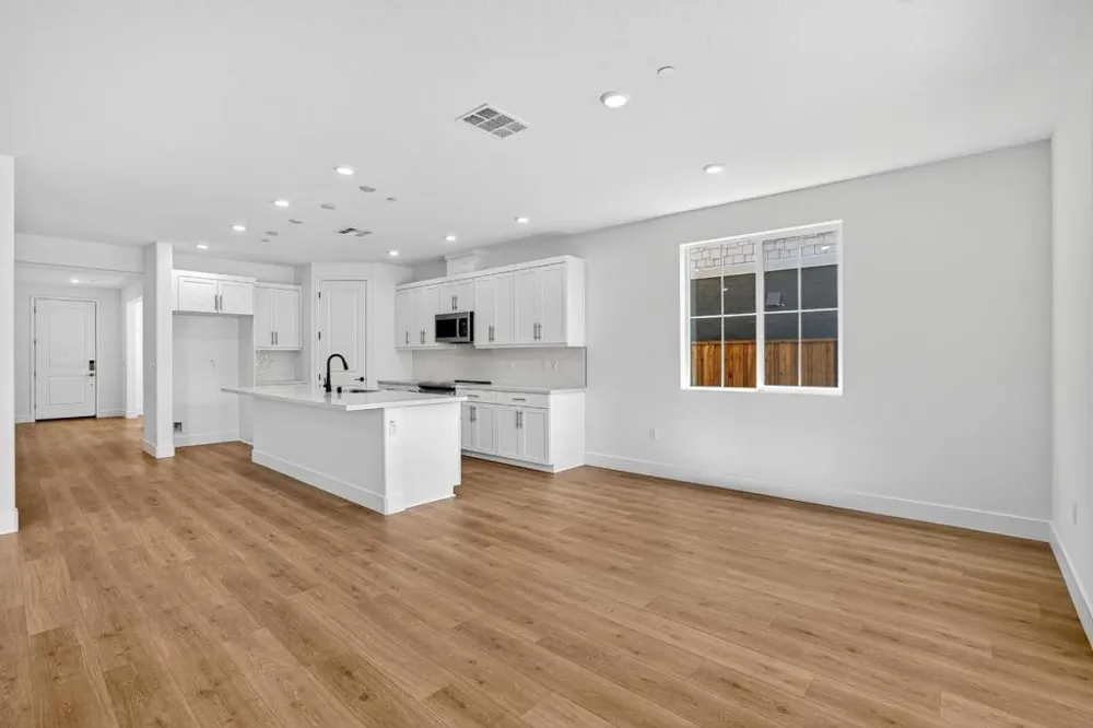 190 Golden Gate Lane Vacaville, CA 95687
