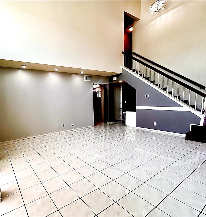 10 Bluff Point Circle Phillips Ranch, CA 91766