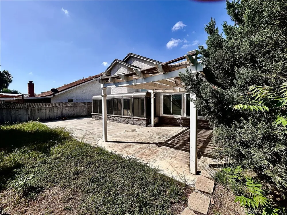 10 Bluff Point Circle Phillips Ranch, CA 91766