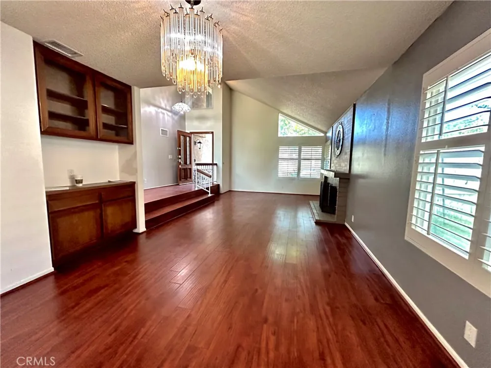 10 Bluff Point Circle Phillips Ranch, CA 91766