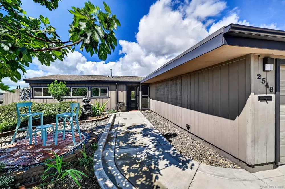 2546 MARATHON DR San Diego, CA 92123