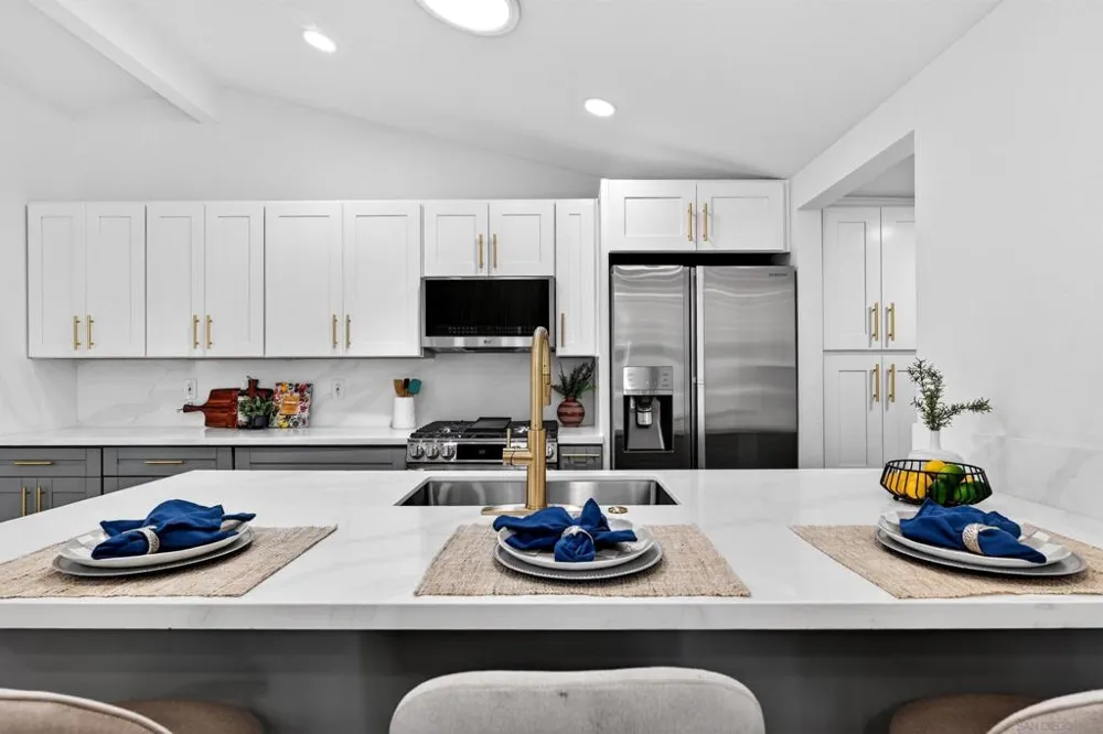 2546 MARATHON DR San Diego, CA 92123
