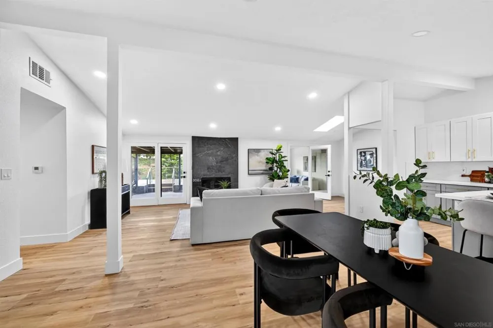 2546 MARATHON DR San Diego, CA 92123