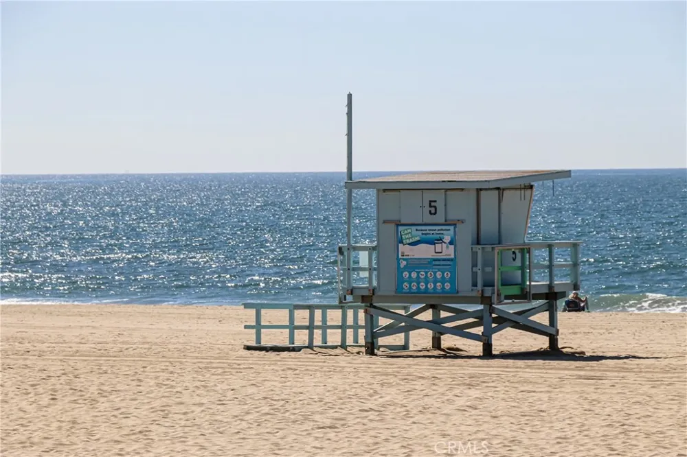 532 The Strand Hermosa Beach, CA 90254