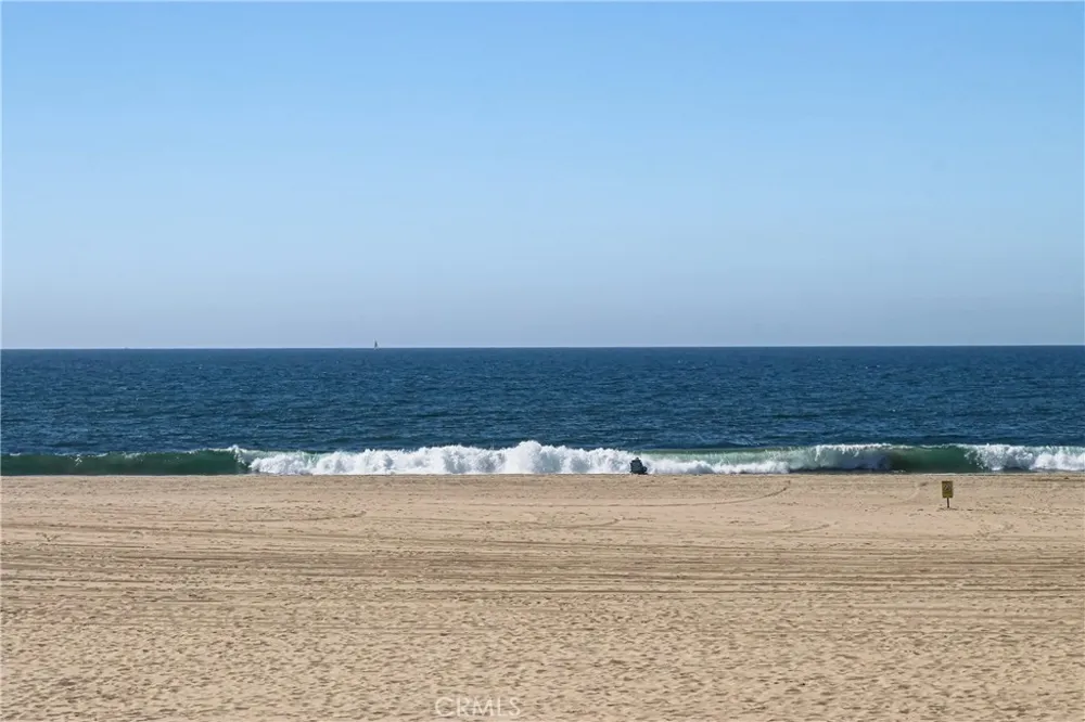 532 The Strand Hermosa Beach, CA 90254
