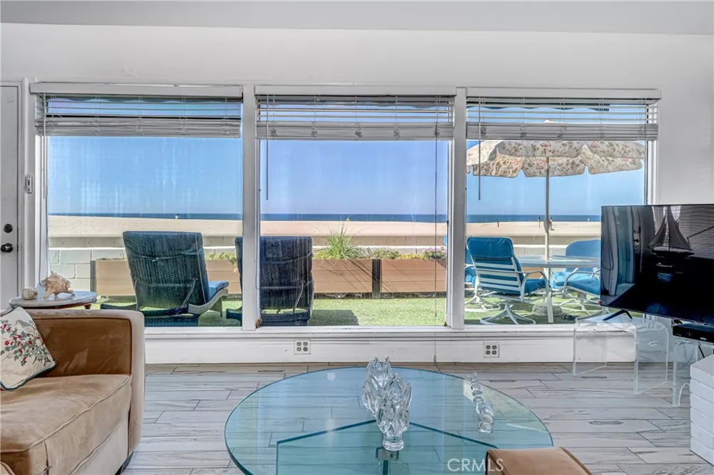 532 The Strand Hermosa Beach, CA 90254