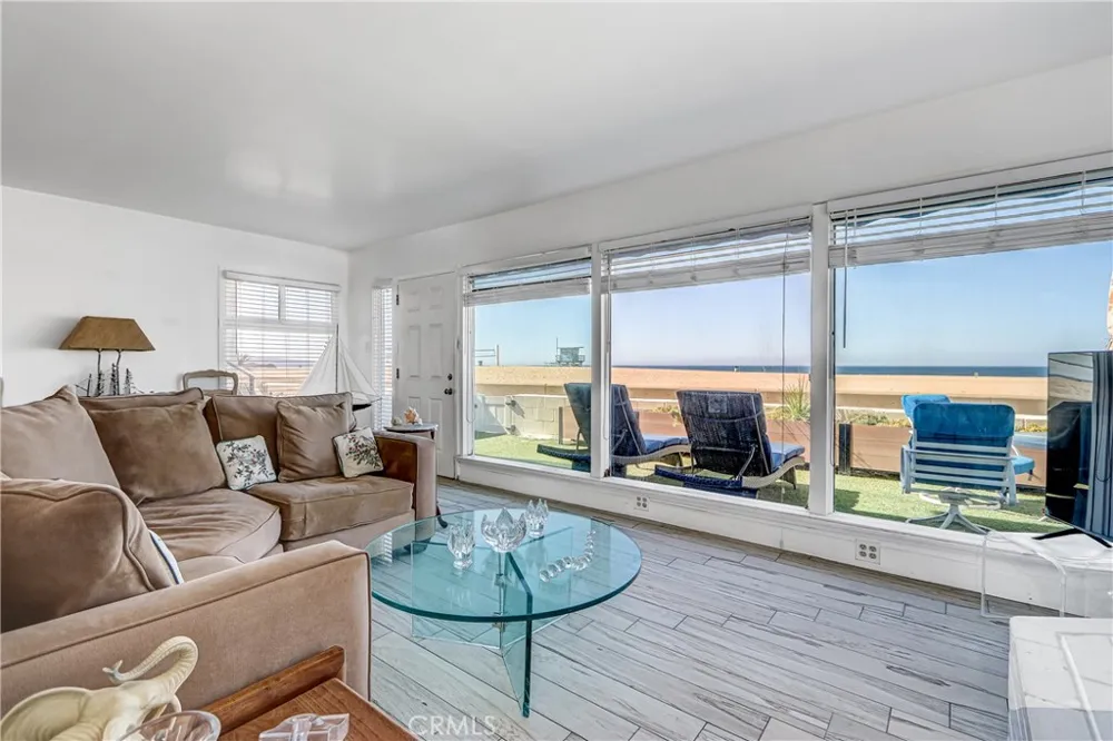 532 The Strand Hermosa Beach, CA 90254