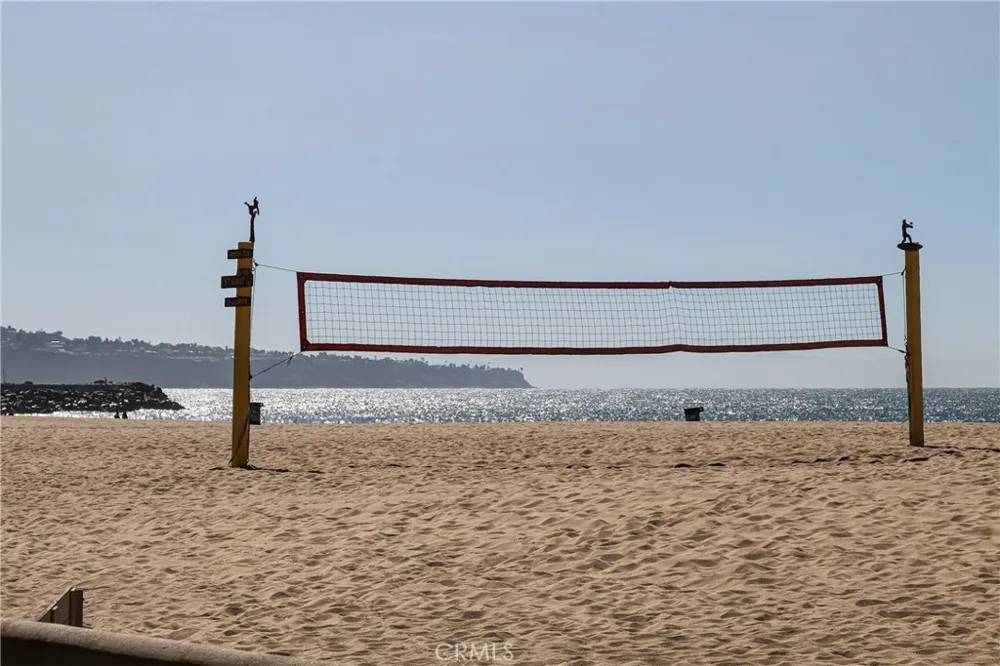 532 The Strand Hermosa Beach, CA 90254