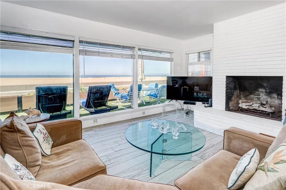 532 The Strand Hermosa Beach, CA 90254