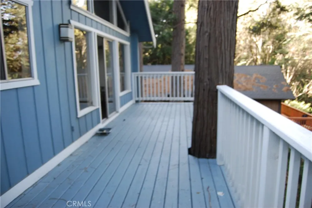 807 Sierra Vista Twin Peaks, CA 92391