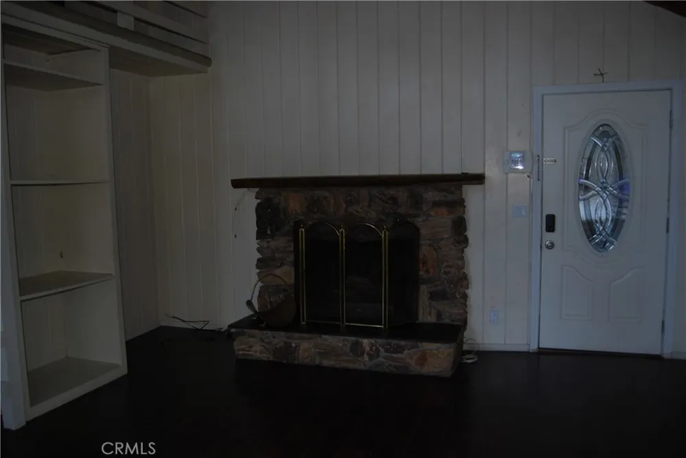 807 Sierra Vista Twin Peaks, CA 92391