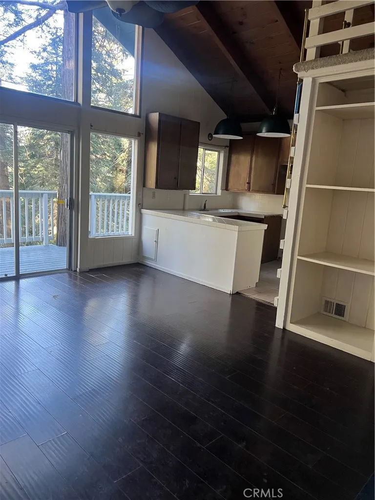 807 Sierra Vista Twin Peaks, CA 92391
