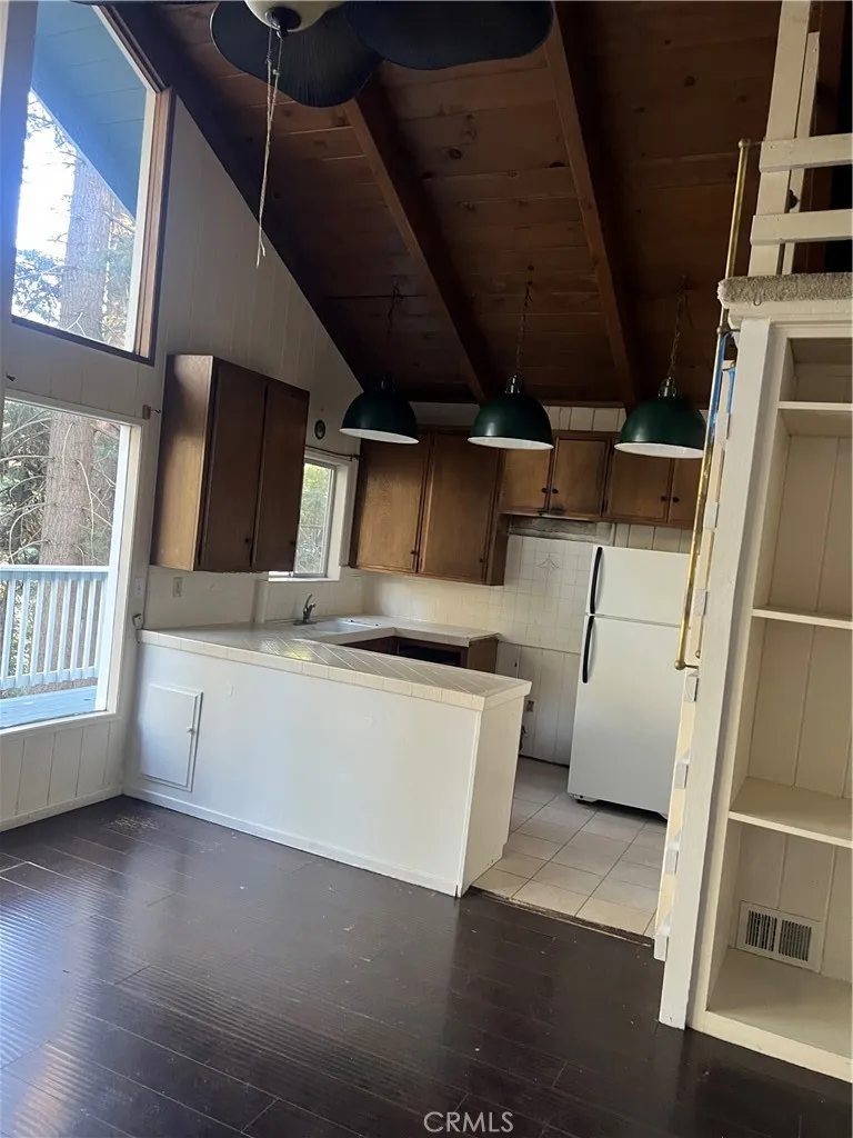 807 Sierra Vista Twin Peaks, CA 92391